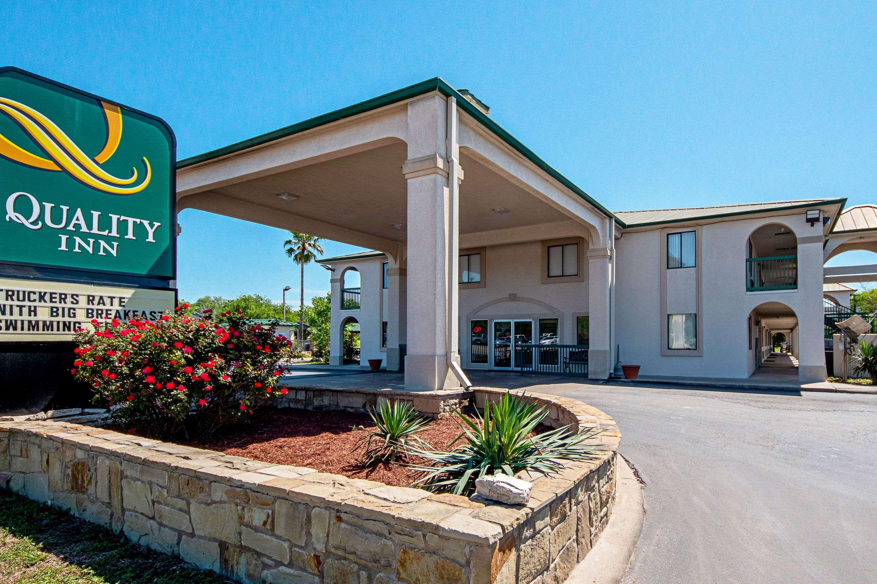 Quality Inn Three Rivers Esterno foto